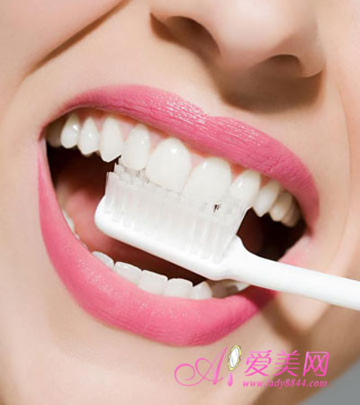 日常刷牙的8個錯誤方式 日常刷牙的8個錯誤方式