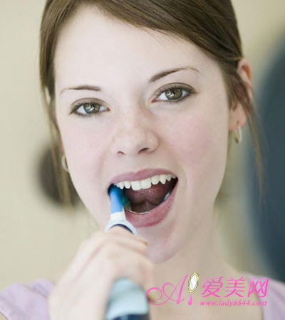 日常刷牙的8個錯誤方式 日常刷牙的8個錯誤方式