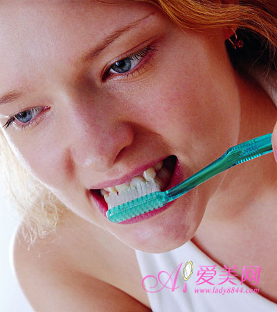 日常刷牙的8個錯誤方式 日常刷牙的8個錯誤方式