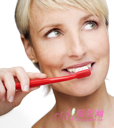 日常刷牙的8個錯誤方式 日常刷牙的8個錯誤方式